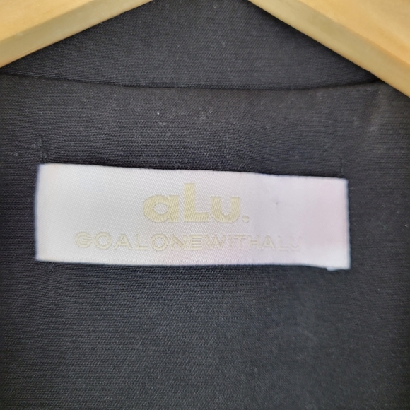 ALU Pleated Sleeveless Blazer Dress - Picture 5 of 6